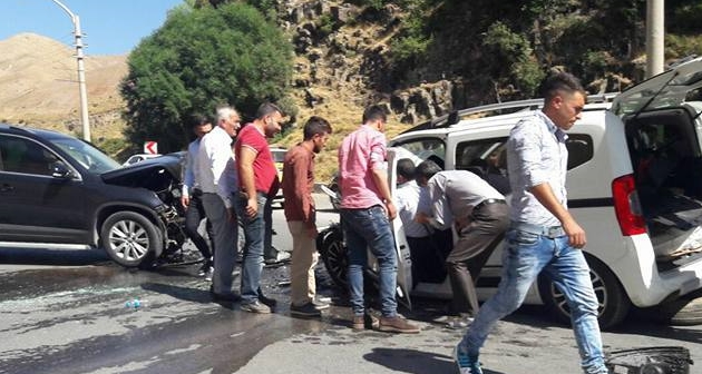 Bitlis'te meydana gelen trafik kazasında 1 kişi öldü 5 kişi yaralandı