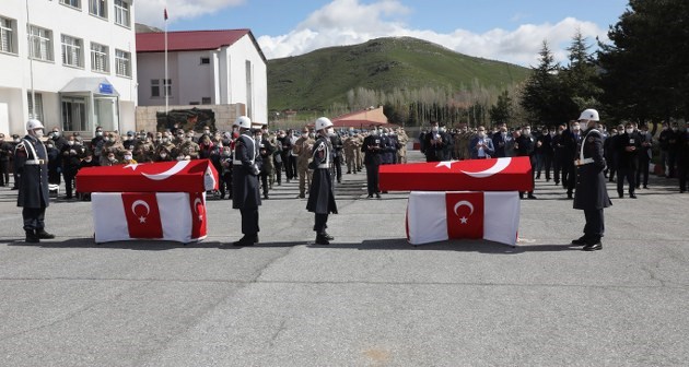 Bitlis'te şehit olan 2 asker memleketlerine uğurlandı