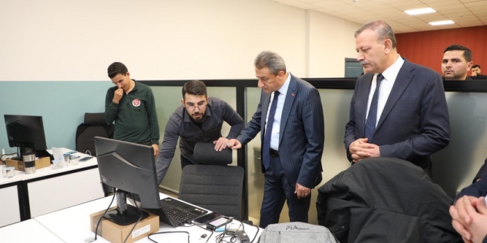 Bitlis Valisi Karaömeroğlu Bitlis Eren Üniversitesini ziyaret etti