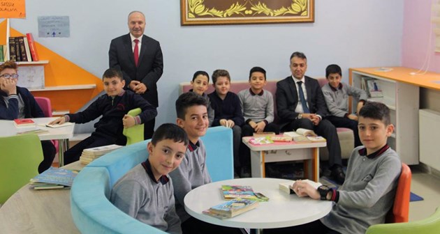 Bitlis Valisi Oktay Çağatay'dan okul ziyareti