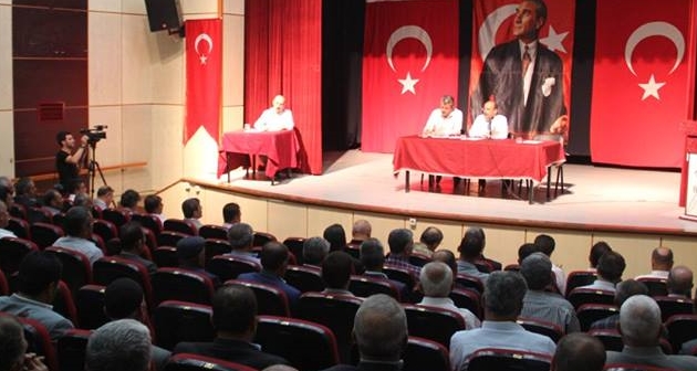 Bitlis Valisi Ustaoğlu muhtarlarla bir araya geldi