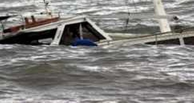 Bodrum'da Kaçakları Taşıyan Tekne Battı 