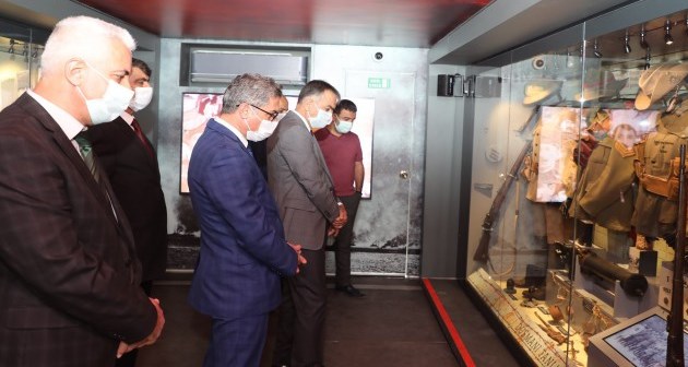 Çanakkale savaşları mobil müzesi tırı Bitlis'te