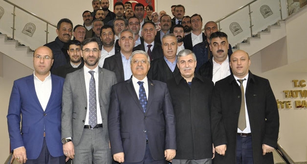 Demiröz Tatvan Belediyesi şeref defterini imzaladı