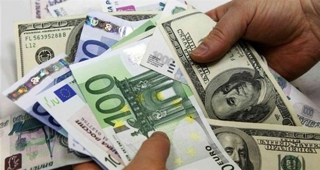 Dolar ve Euro rekor kırdı borsa sert düştü