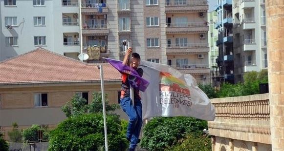 Figen Yüksekdağ: Bayrak indirilmesi provokasyon