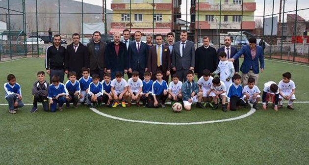 Güroymak'ta Okullar Arası Futbol Turnuvası Başladı
