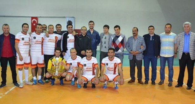 Hizan'da kurumlar arası futbol turnuvası sona erdi
