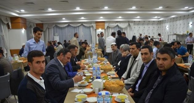 İlim Yayma Cemiyeti Bitlis Şubesinin iftar yemeği verdi