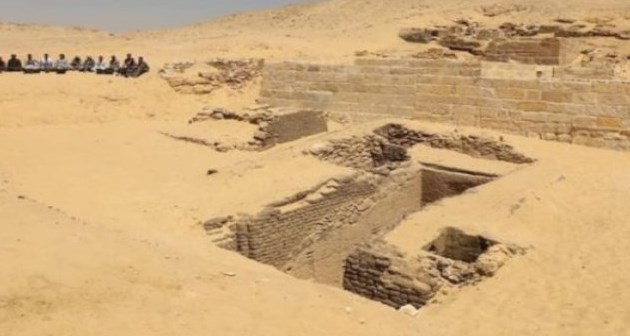 Mısır'da 4 bin 500 yıllık mezar keşfedildi