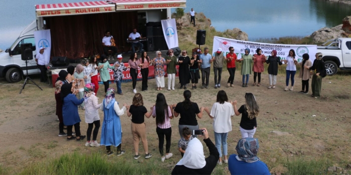 Nemrut'ta tiyatro ve müzik etkinliği