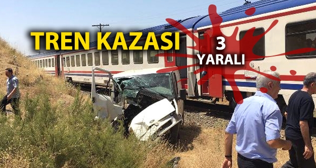 Tatvan- Elazığ seferi yapan yolcu treni minibüse çarptı