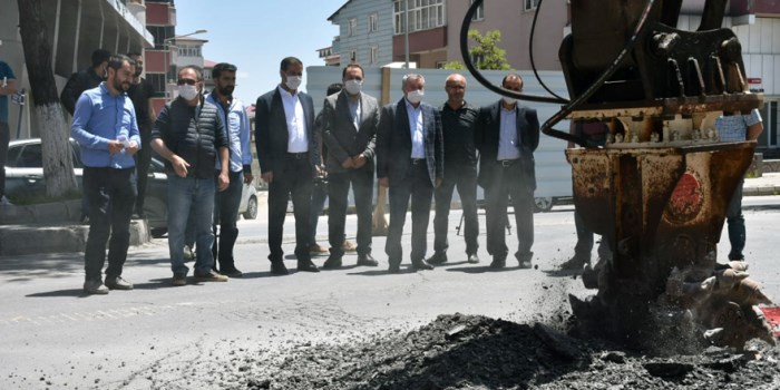 Tatvan Cumhuriyet Caddesi’nin altyapı çalışmalarına başlandı