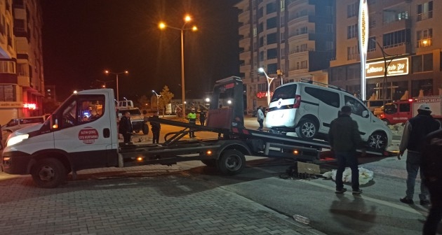Tatvan’da maddi hasarlı trafik kazası 2 yaralı