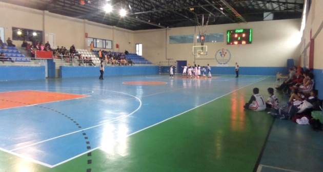 Tatvan'da okul sporları küçükler bay-bayan basketbol grup müsabakaları başladı