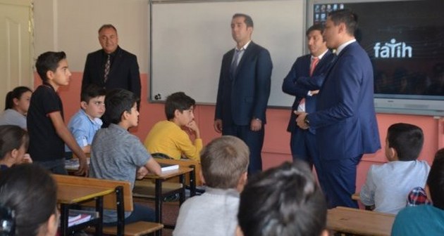 Tatvan'daki okullarda hukuk ve adalet dersi veriliyor