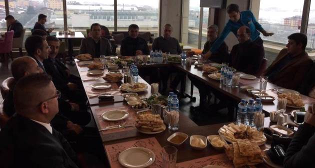 Tatvan Kaymakam Mehmet Ali Özkan otel işletmecileri ile bir araya geldi