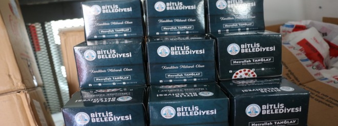 Bitlis Belediyesi kandil simidi dağıttı