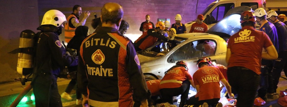 Bitlis'te tünel içinde trafik kazası tatbikatı yapıldı