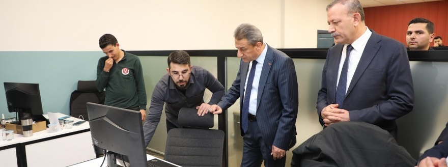 Bitlis Valisi Karaömeroğlu Bitlis Eren Üniversitesini ziyaret etti