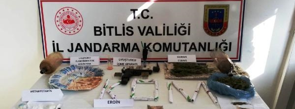 Bitlis ve ilçelerinde uyuşturucu operasyonu 9 gözaltı