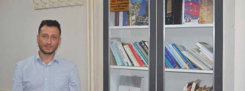 Düşünce Akademisi tarafından Bitlis'teki cafelere kitap köşesi yapıldı