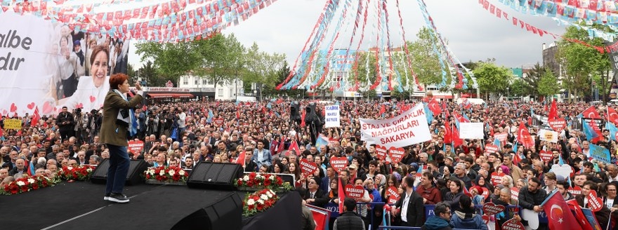 İYİ Parti Genel Başkanı Meral Akşener Sakarya'da vatandaşlara seslendi